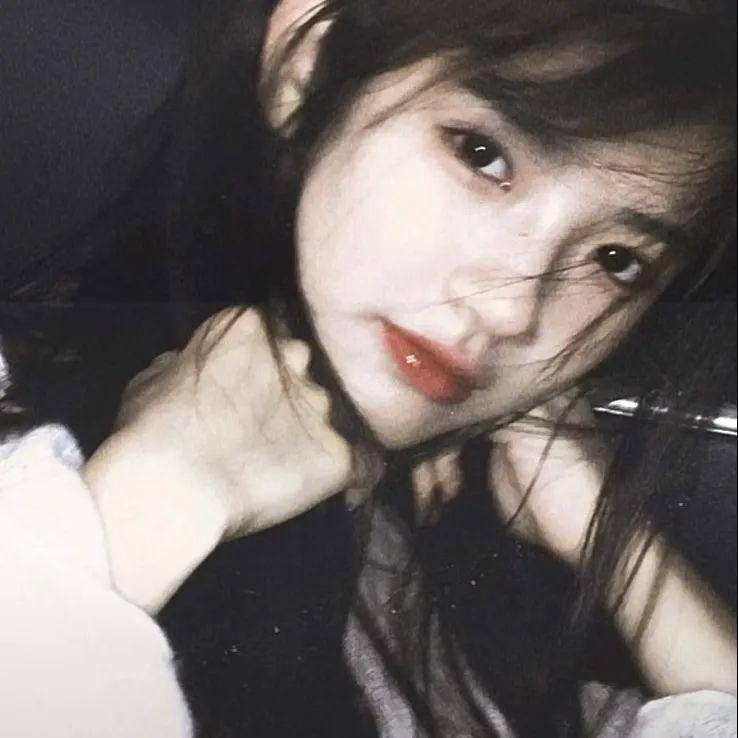 公寓里的两个女人